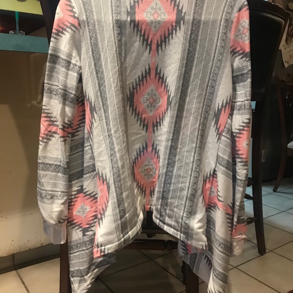 Hua Lan Santa Fe long-short wrap sweater - Picture 2 of 3